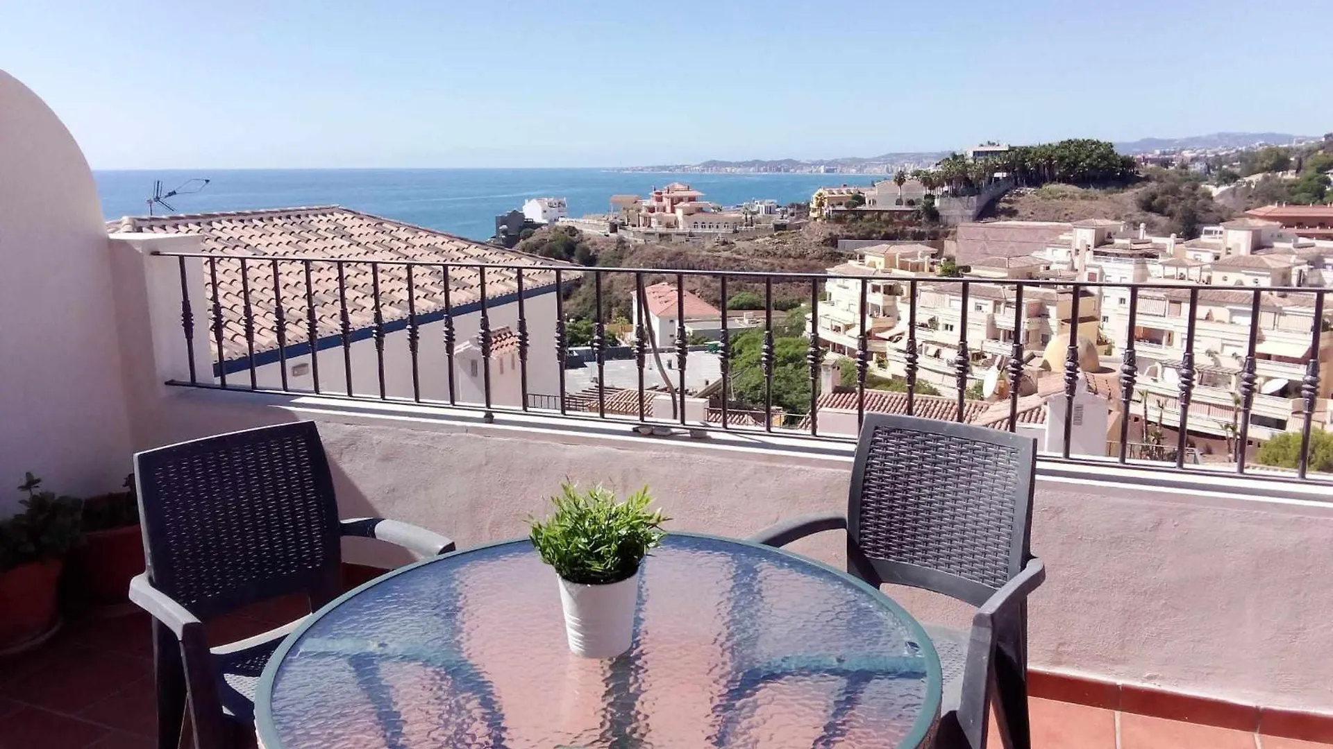 Maravilloso Apartamento Frente Al Mar 贝纳尔马德纳 公寓