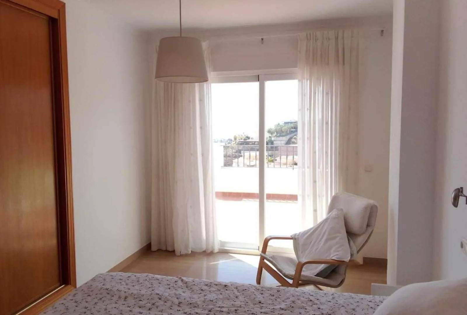 Maravilloso Apartamento Frente Al Mar 贝纳尔马德纳