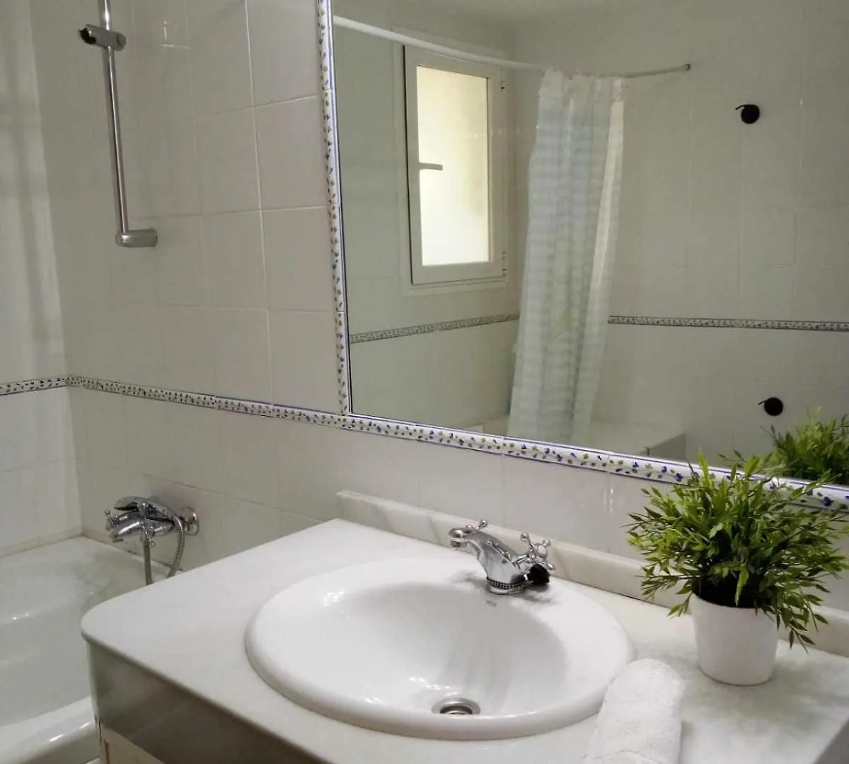 Maravilloso Apartamento Frente Al Mar 贝纳尔马德纳